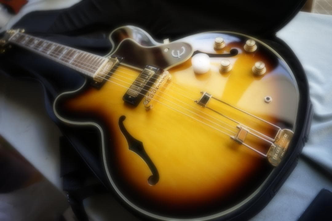 ギター Epiphone sheraton Frequensator sunburst