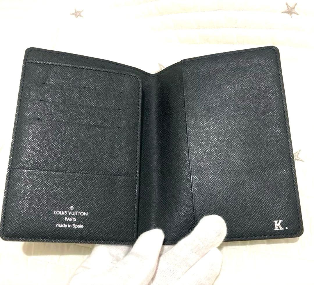 パスポートカバー LOUIS VUITTON ダミエグラフィット イニシャル入り