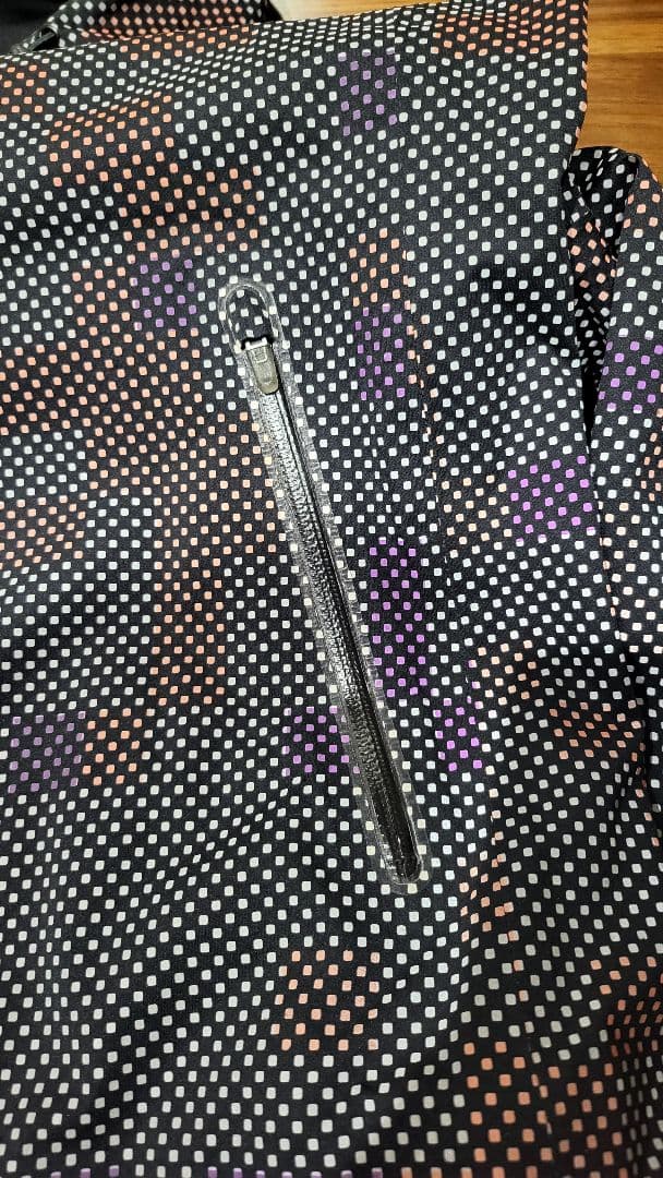 レディース Nike シールドウィンドブレーカー ナイロンジャケット