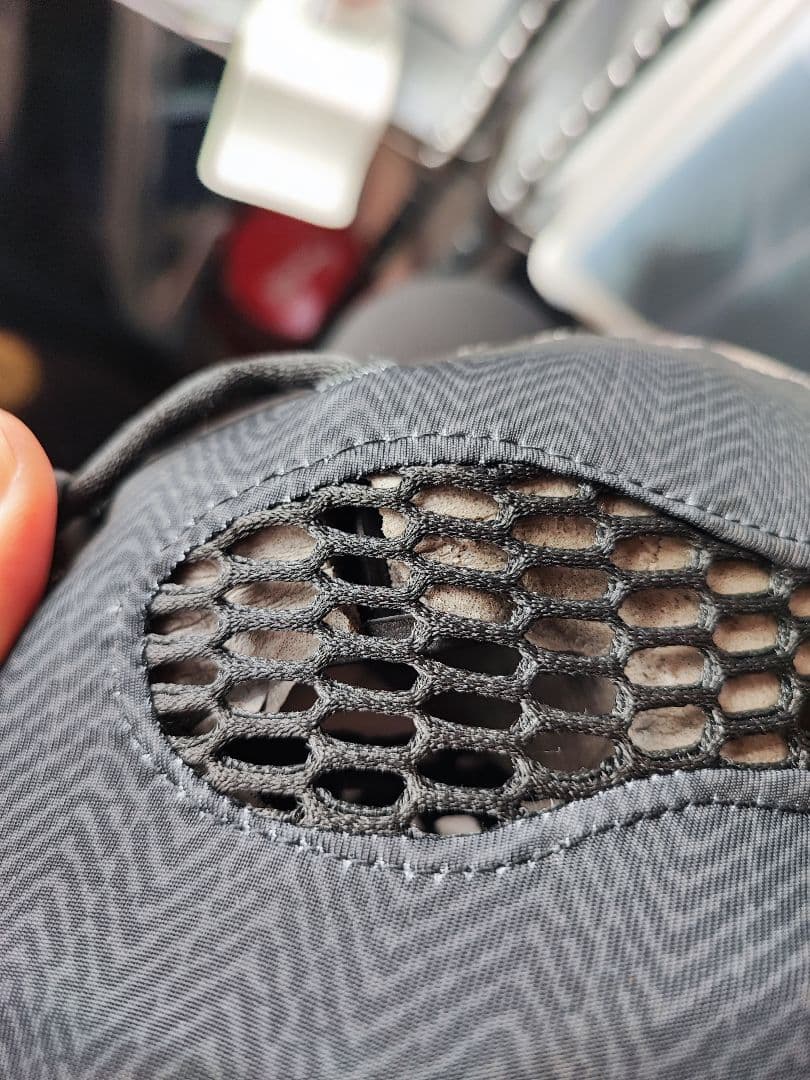 Cabeau Evolution Cool Travel Pillow　2点