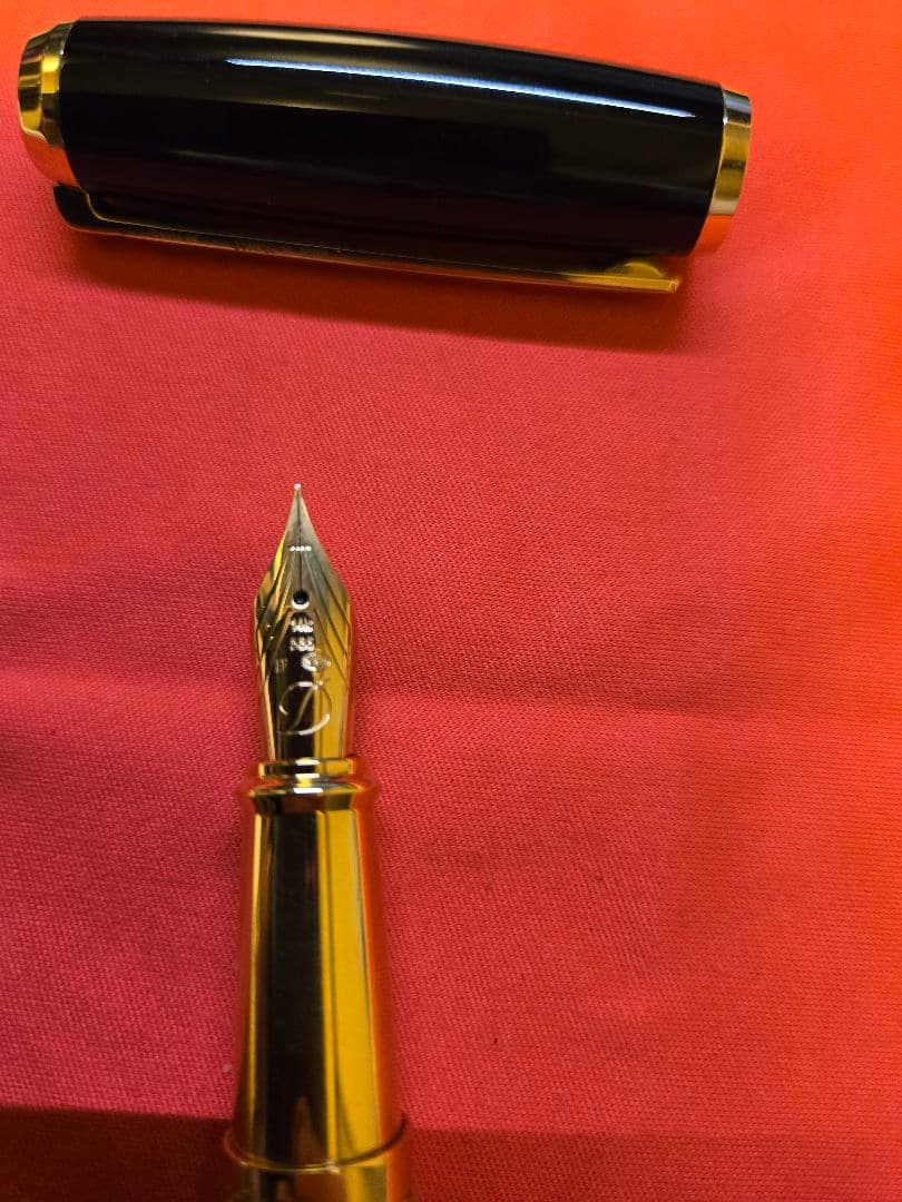 S.T. Dupont 万年筆 　ラインD　ブラックラッカー