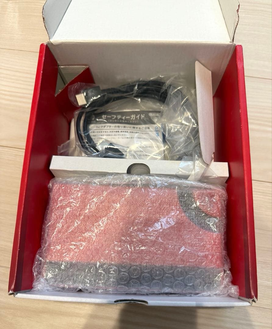 本体未使用　ジョイコンのみ使用Nintendo Switch マリオレッド 美品