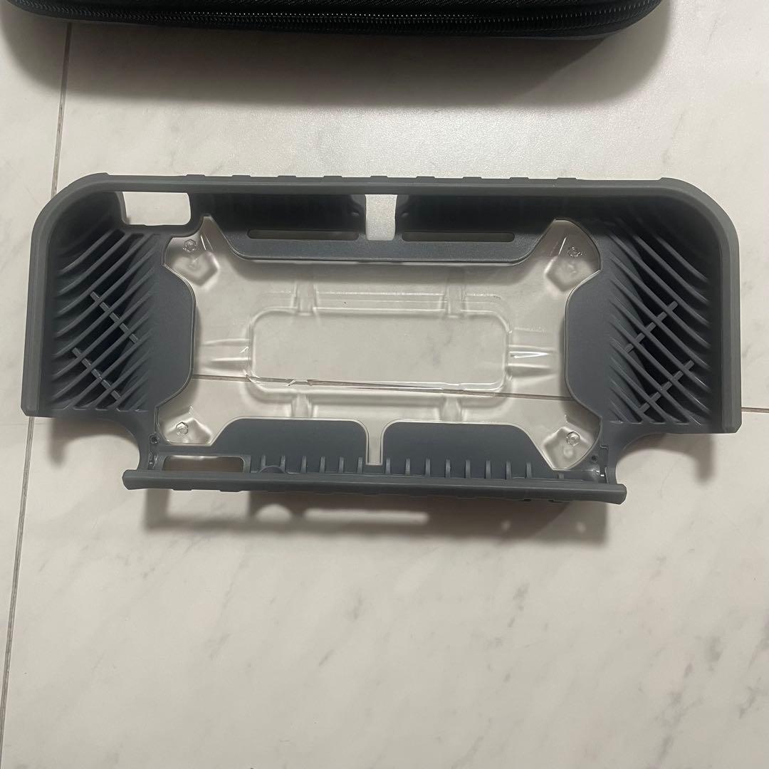 Nintendo Switch Lite グレー、他周辺ケース2点、充電器は無し