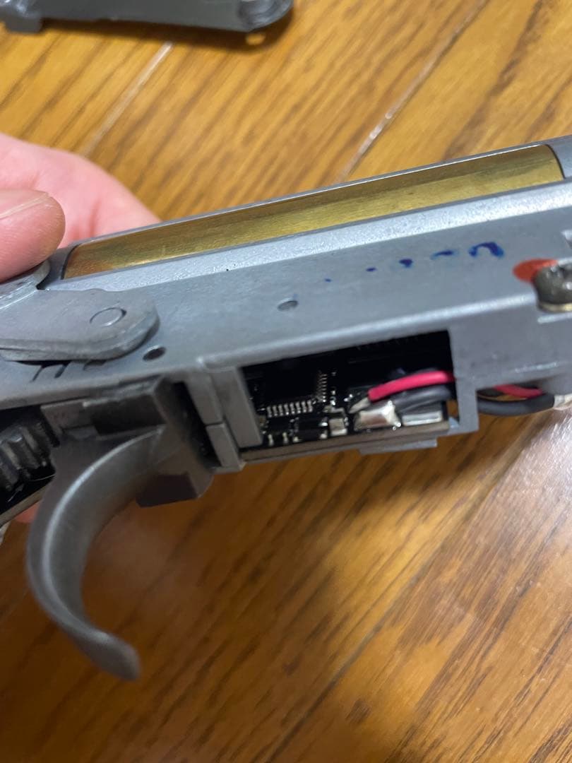 東京マルイ ak47 リアルウッド 電子トリガー搭載 メタルフレーム