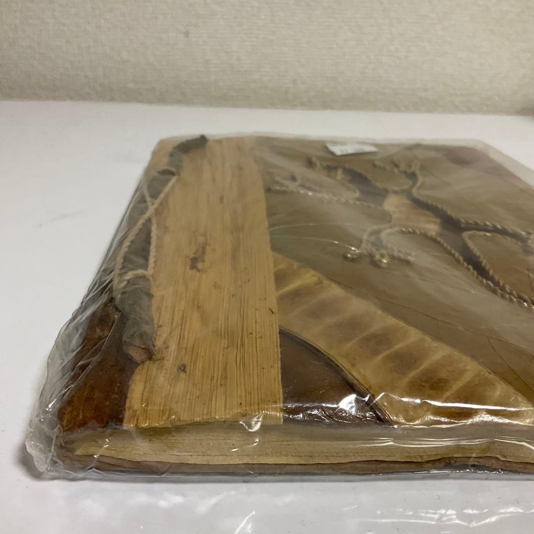 トカゲ刺繍のバナナの葉で出来たノート