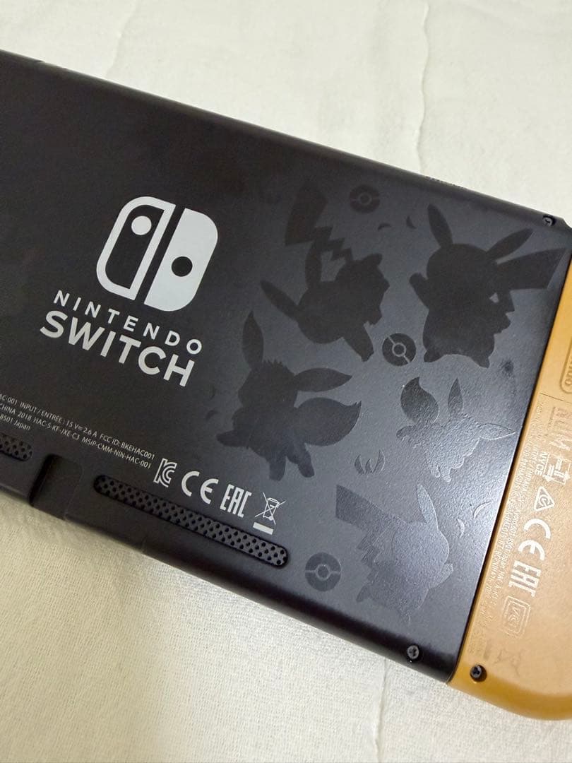 動作確認済み　Nintendo Switch ピカブイ　本体　ケース付き