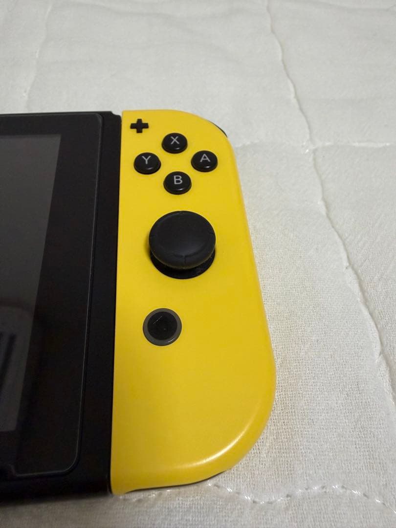 動作確認済み　Nintendo Switch ピカブイ　本体　ケース付き
