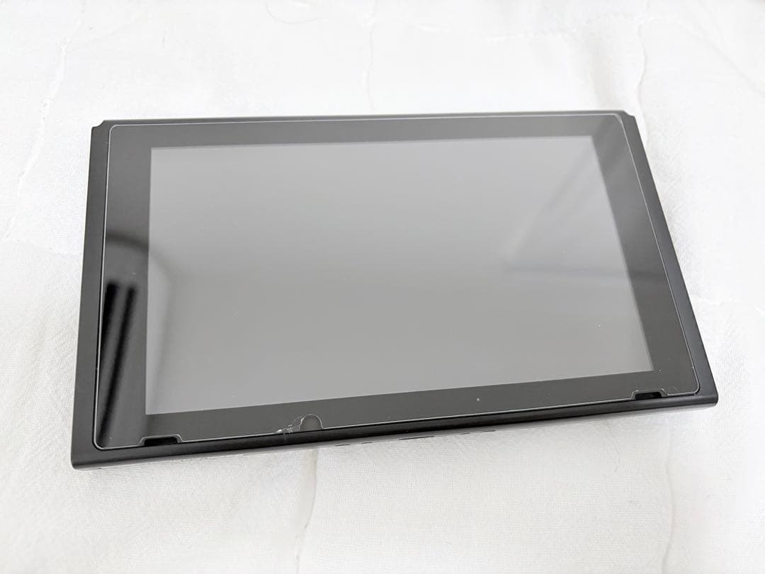 動作確認済み　Nintendo Switch ピカブイ　本体　ケース付き