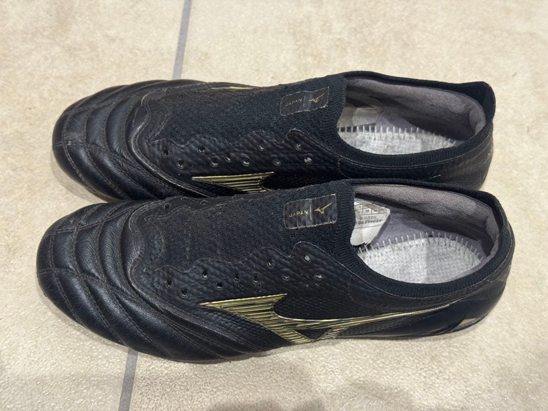 モレリア NEO 4 β ミズノ　サッカースパイク　24センチ　中古