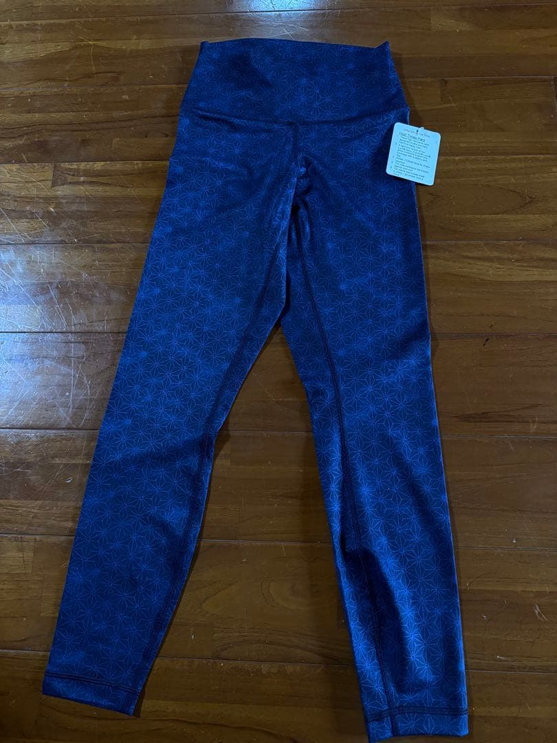 ルルレモン 新品未使用　ヨガレギンス 刺し子柄　サイズ4