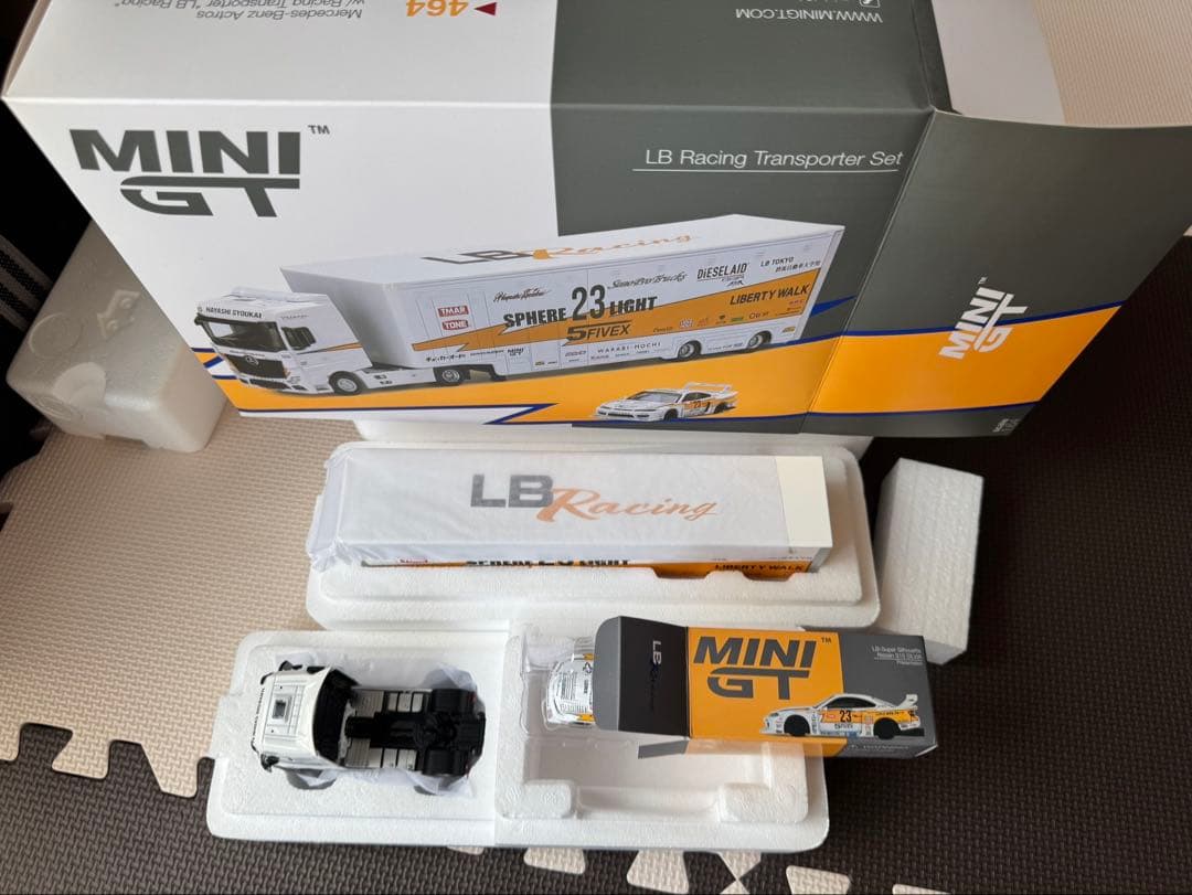 ミニカー MINI GT LB Racing Transporter Set