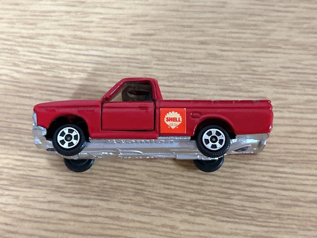 超希少 トミカ　ダットサン　トラック　赤色　香港製