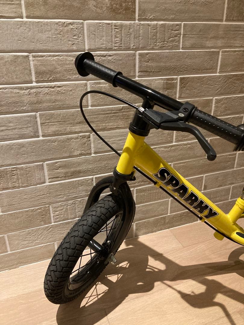 SPARKY スパーキー　キックバイク　イエロー　ブレーキ　スタンド付