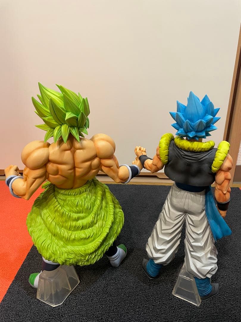 キャリー　ドラゴンボール 一番くじ　超サイヤ人フィギュア２体セット