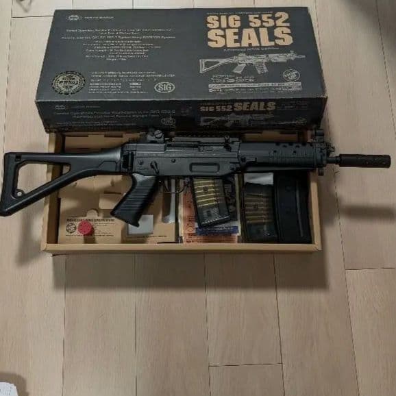東京マルイ SIG552 SEALS 小カスタム マガジン3本付き