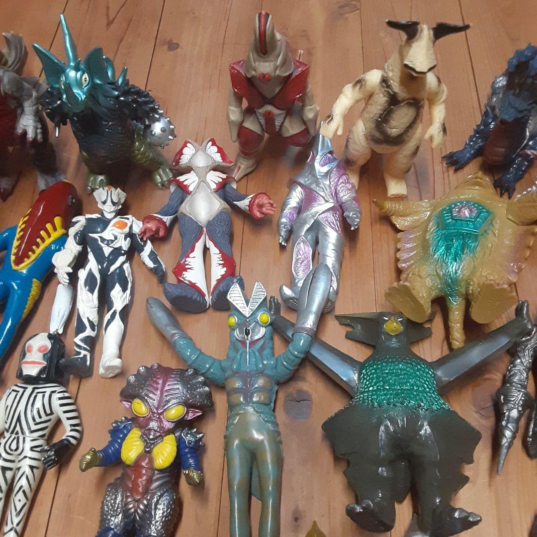 ウルトラマンフィギュアと怪獣フィギュアセット
