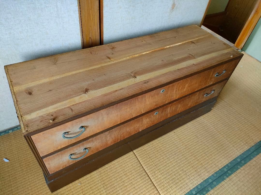 レトロな箪笥　幅122cm 高さ170cm 奥行42cm