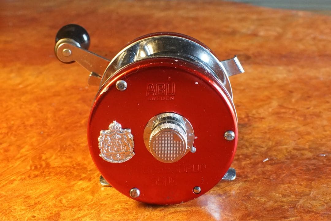 ABU アンバサダー 5500 メンテ済 フレーム修正済 チェリーレッド