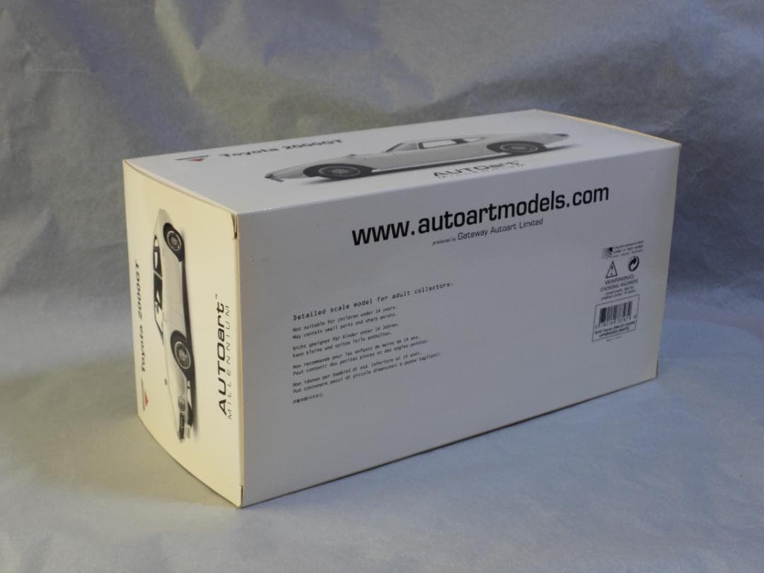 ミニカー AUTOart TOYOTA 2000GT 1/18