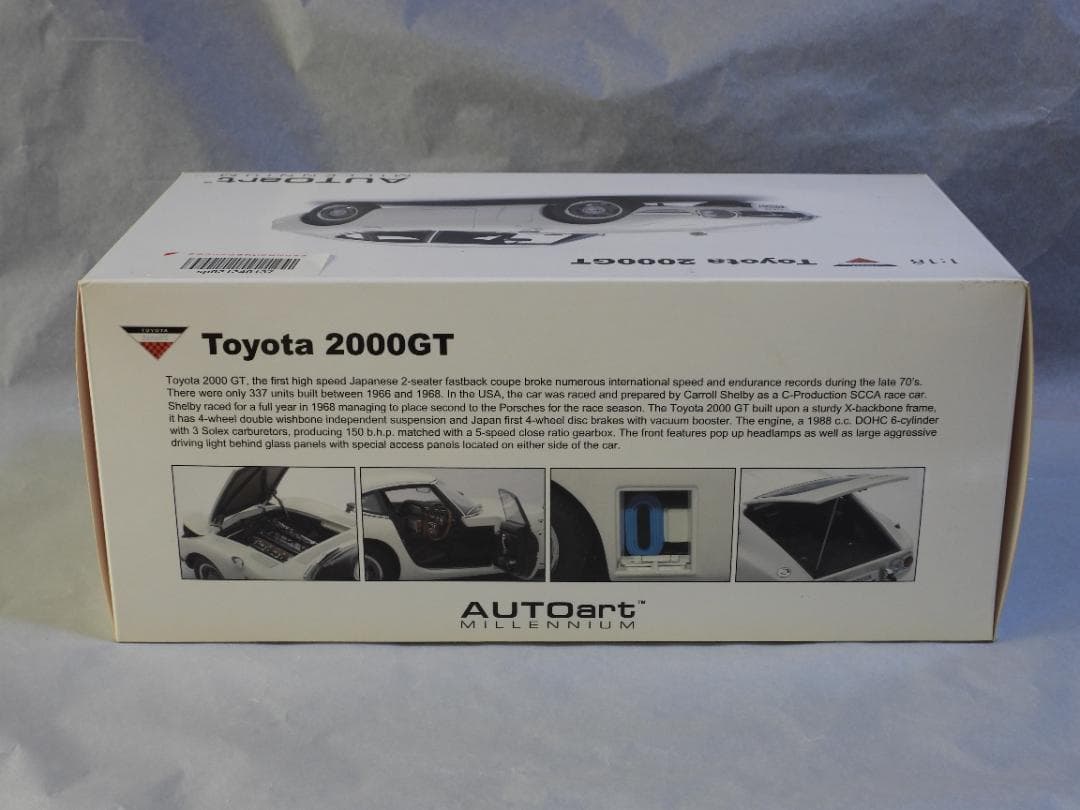 ミニカー AUTOart TOYOTA 2000GT 1/18