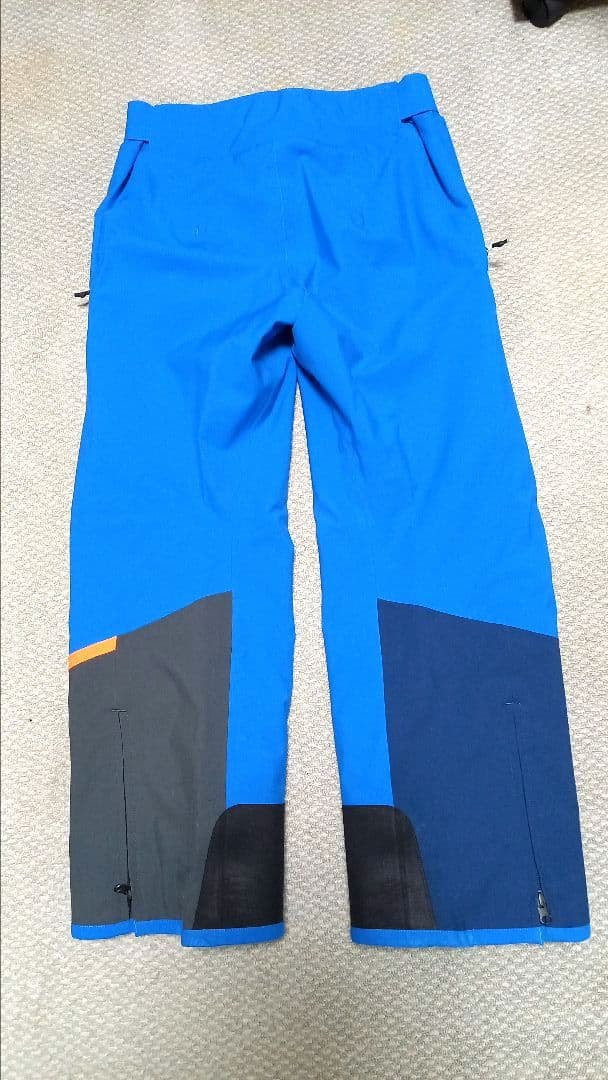 オンヨネデモ　ハイグレータースキーウェア　サイズ上SS　下S－3㎝