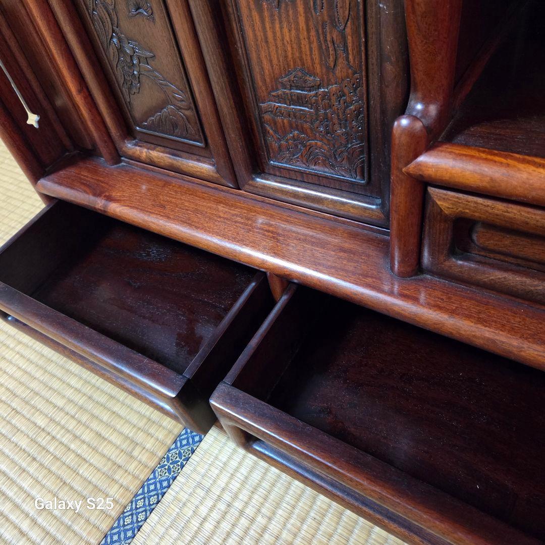 水屋箪笥　美しい彫刻の茶棚　飾り棚