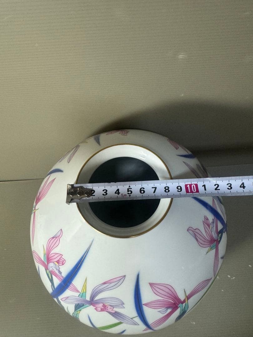 2579 香蘭社　春蘭　花瓶