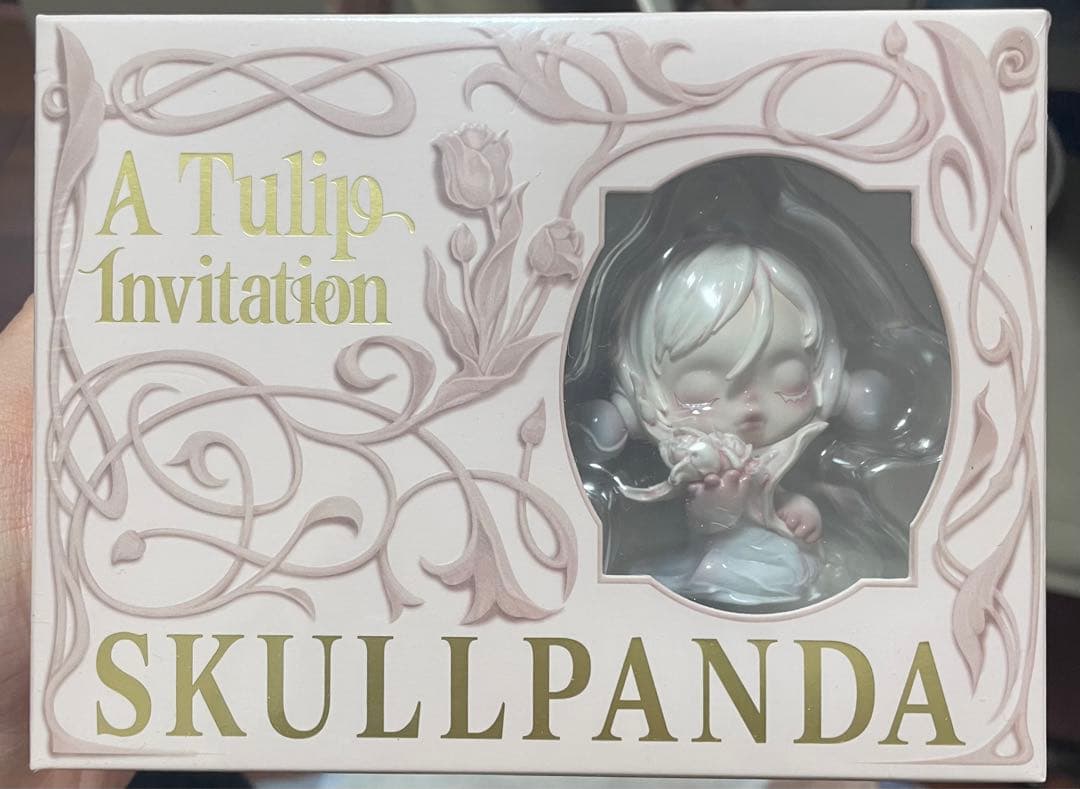 UNIQLO × POP MART SKULLPANDA フィギュア　ユニクロ