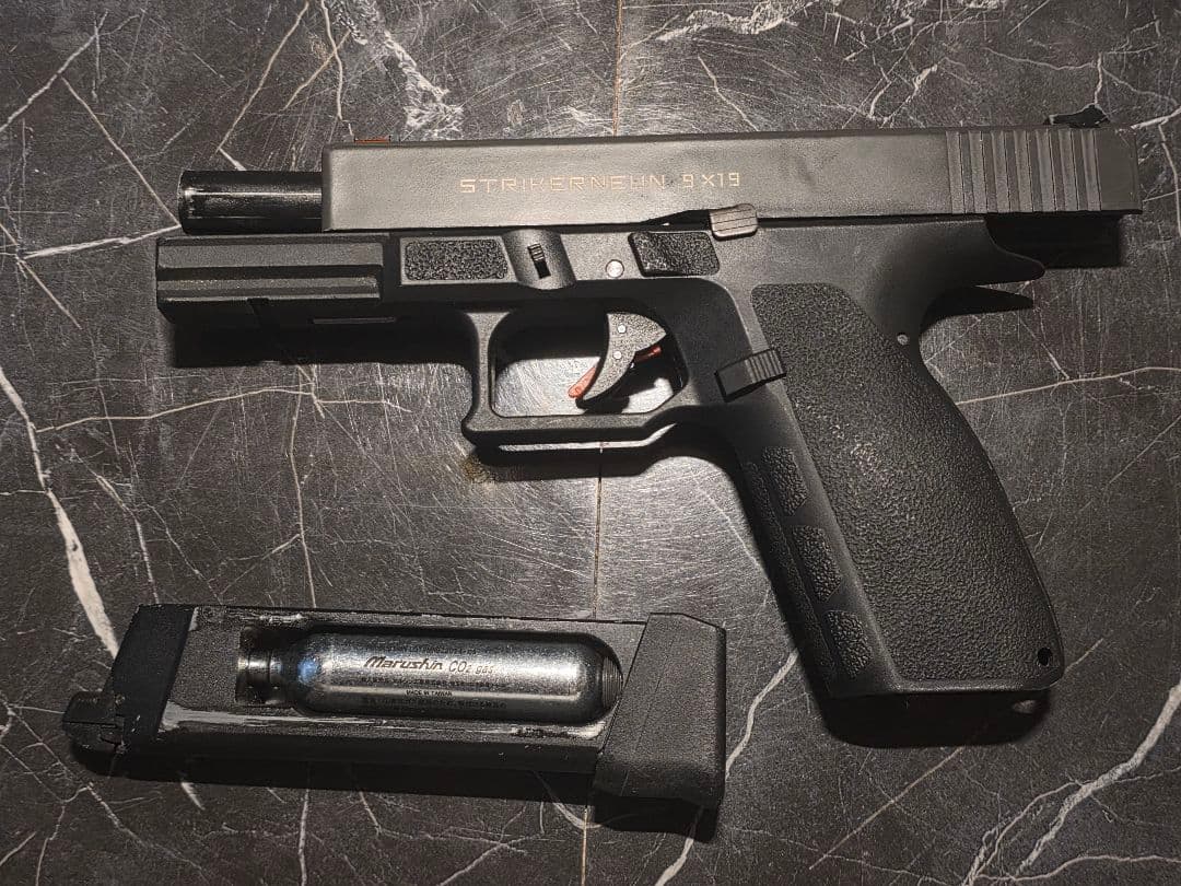 Carbon8製 STRIKERNEUN9 Co2 ガスガン ストライカー9