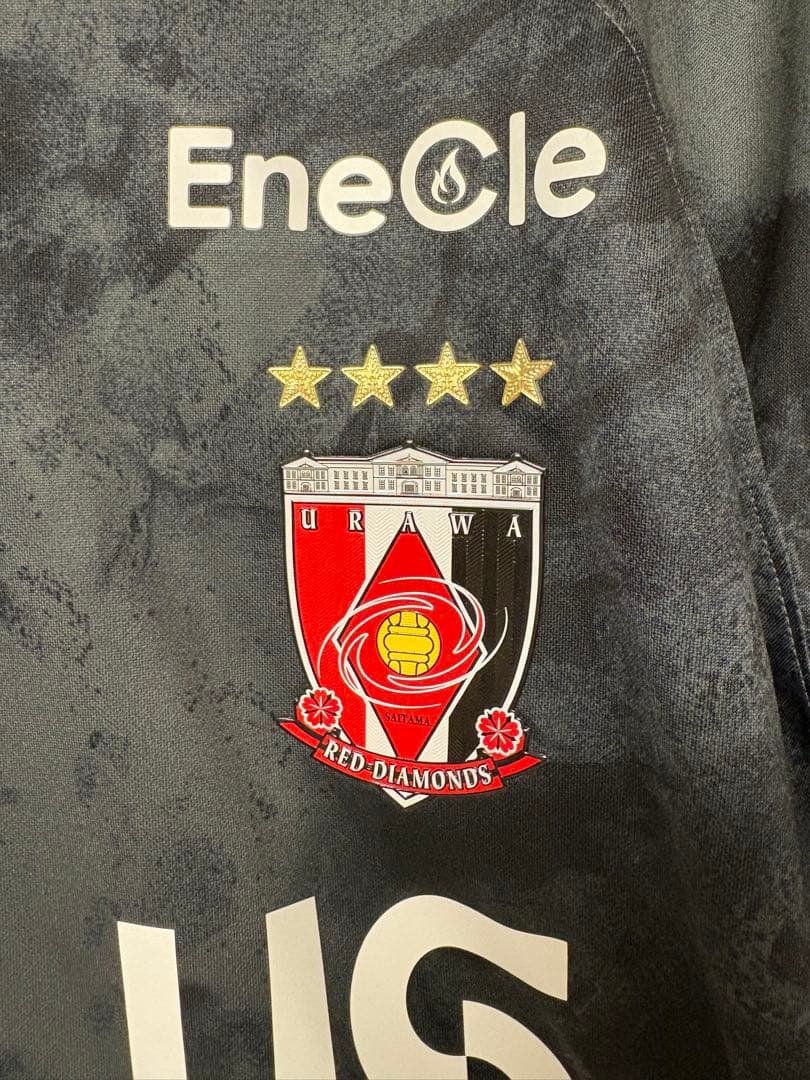 浦和レッズ 2024年 3rdユニフォーム　おまけ付（缶バッチ、キーホルダー）