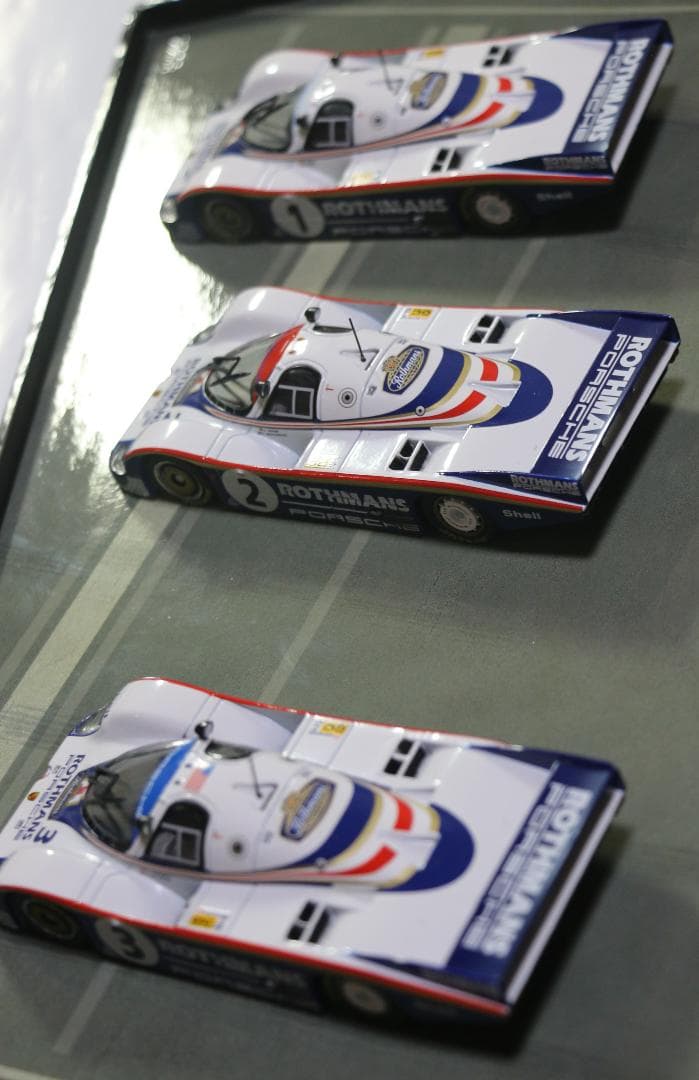ミニチャンプスポルシェ９５６　1982ルマン3台　1/43シリアルNoあり中古品