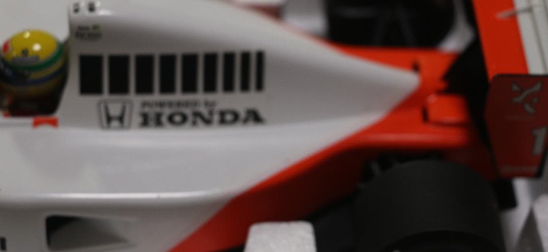 ビックスケール１／1８マクラーレン・ホンダMP4／6　セナ・コレクション　中古品