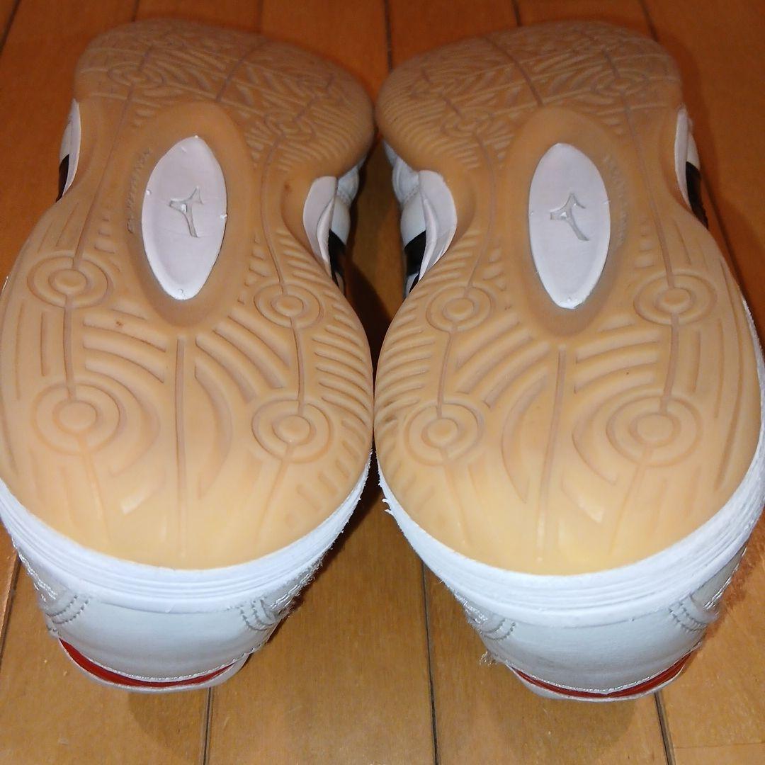 美品　ミズノモレリア MORELIA フットサル23.5cm