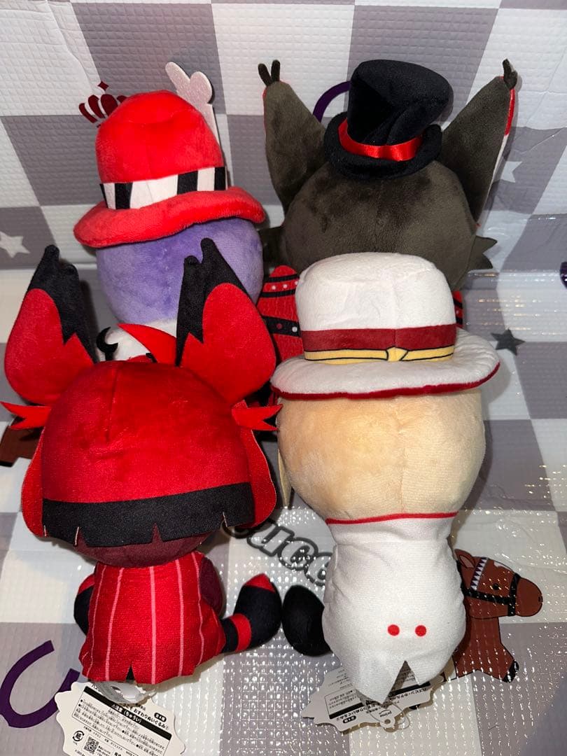 ハズビン•ホテルへようこそ おすわりぬいぐるみ 4体セット