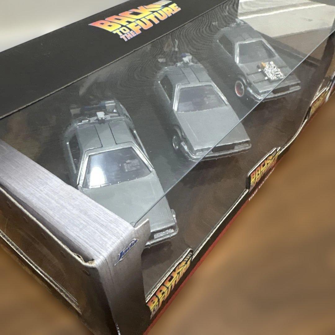 バックトゥーザフューチャー　デロリアンpink slip ダイキャスト 1/32