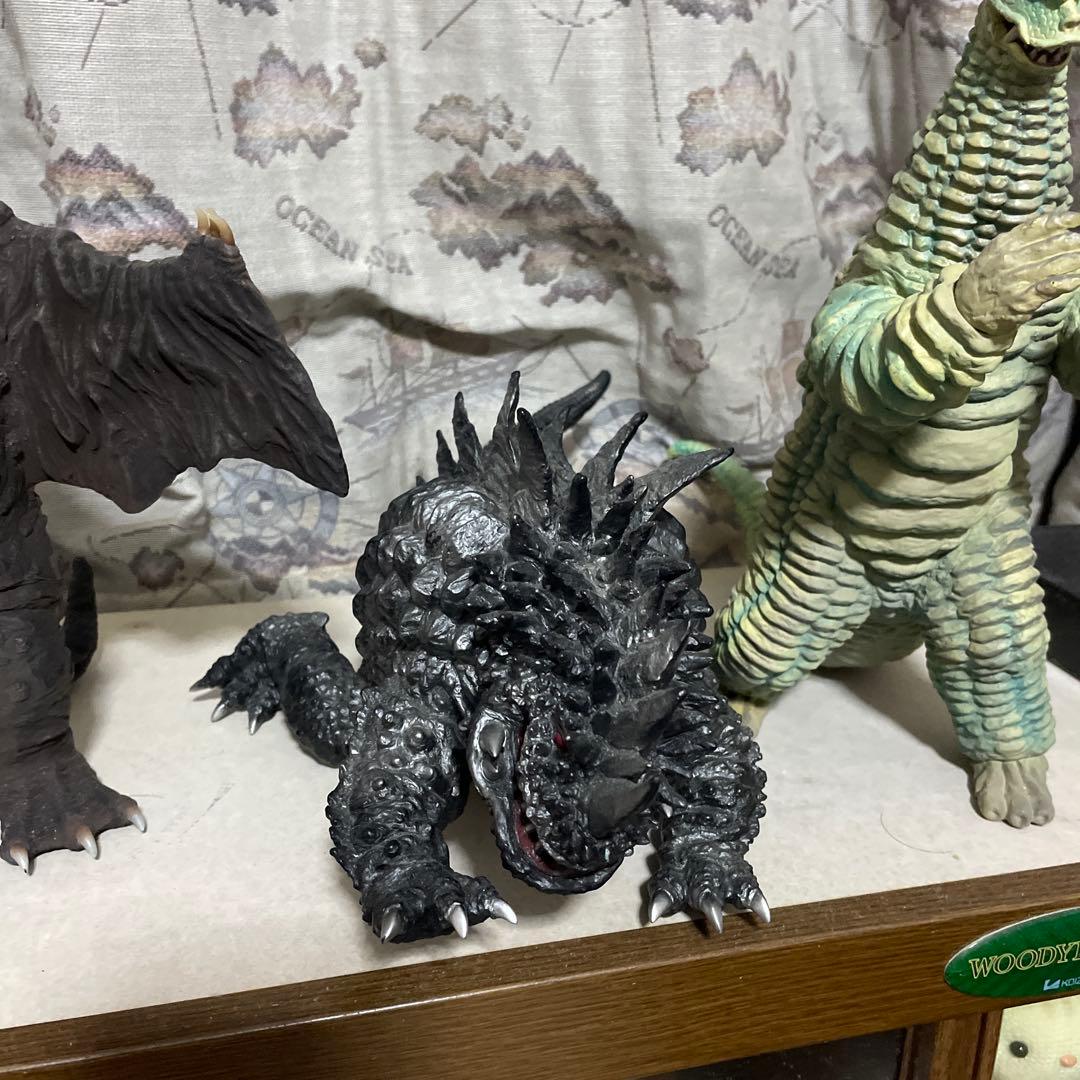 怪獣フィギュア 3体セットウルトラマン怪獣無法地帯