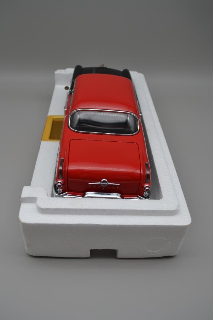 1955 Pontiac StarChief SunStar社製 1/18