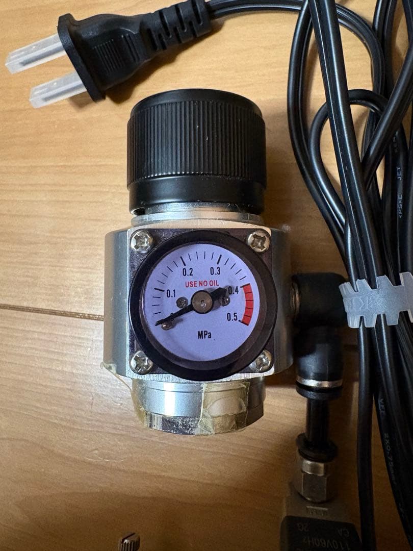 CO2レギュレーター 圧力計付き 磁気弁　アクアリウム 水草育成