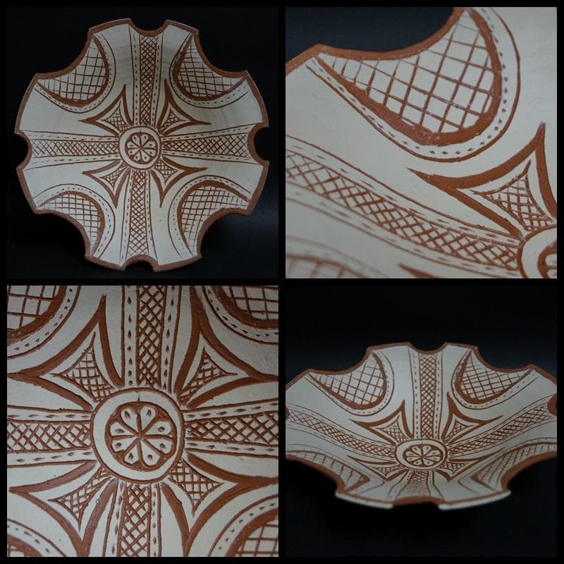 ブルガリア タルノヴォ作家ニーナ造 壁掛けデザイン皿2枚セット