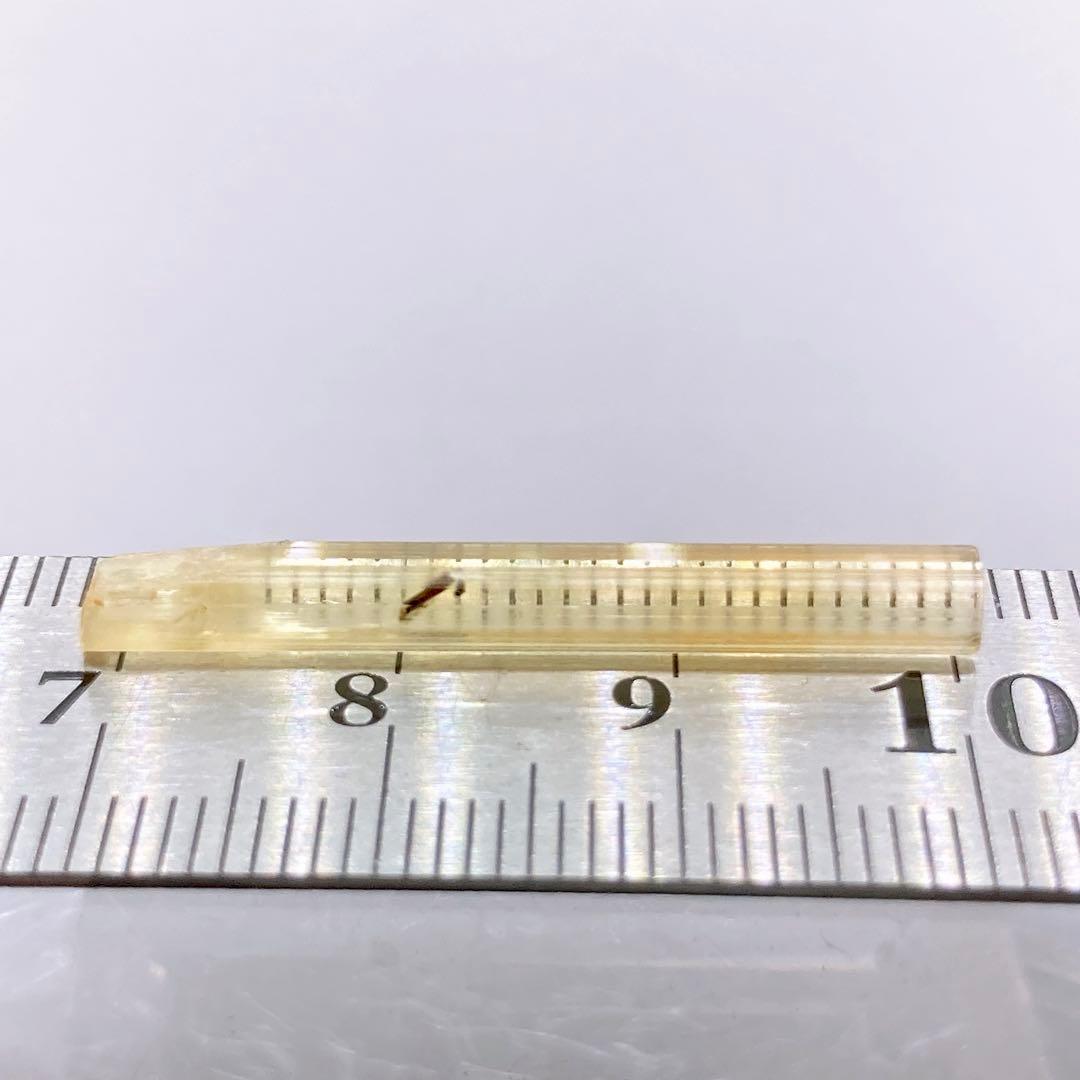 M*u様 ヘリオドール ゴールデンベリル　原石　鉱物標本　天然石　945