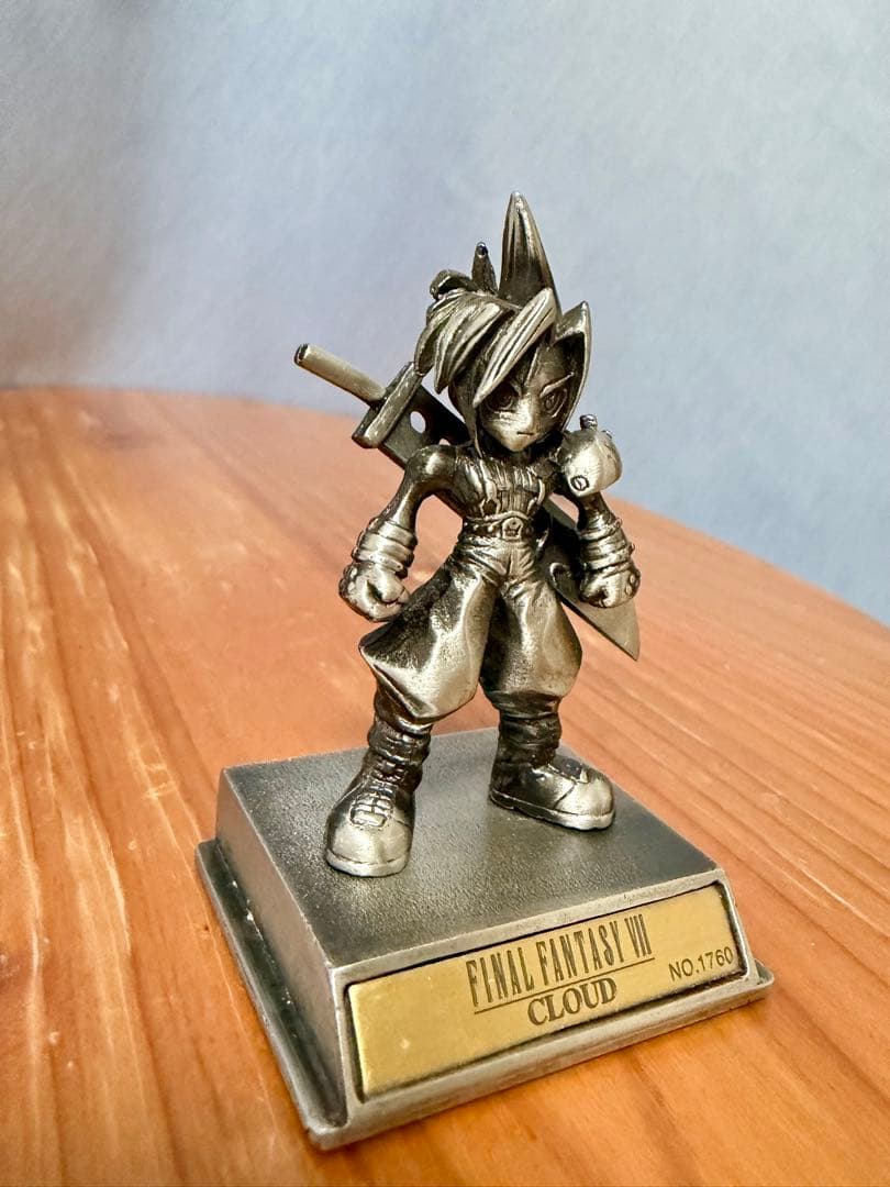 FINAL FANTASY VII クラウド フィギュア