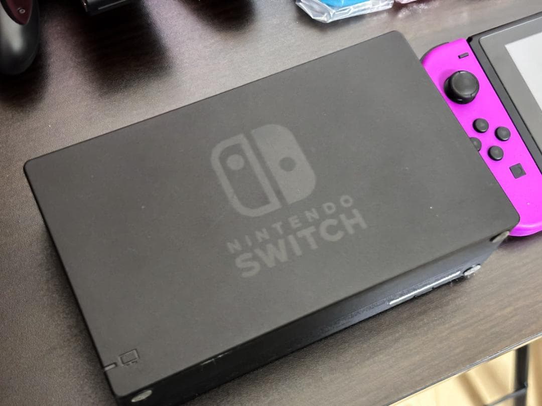 美品 未使用ジョイコン付き 本体 ニンテンドースイッチ 箱等付属