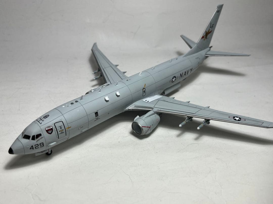 アカデミー　1/144 P-8A 対潜哨戒機　（完成品）