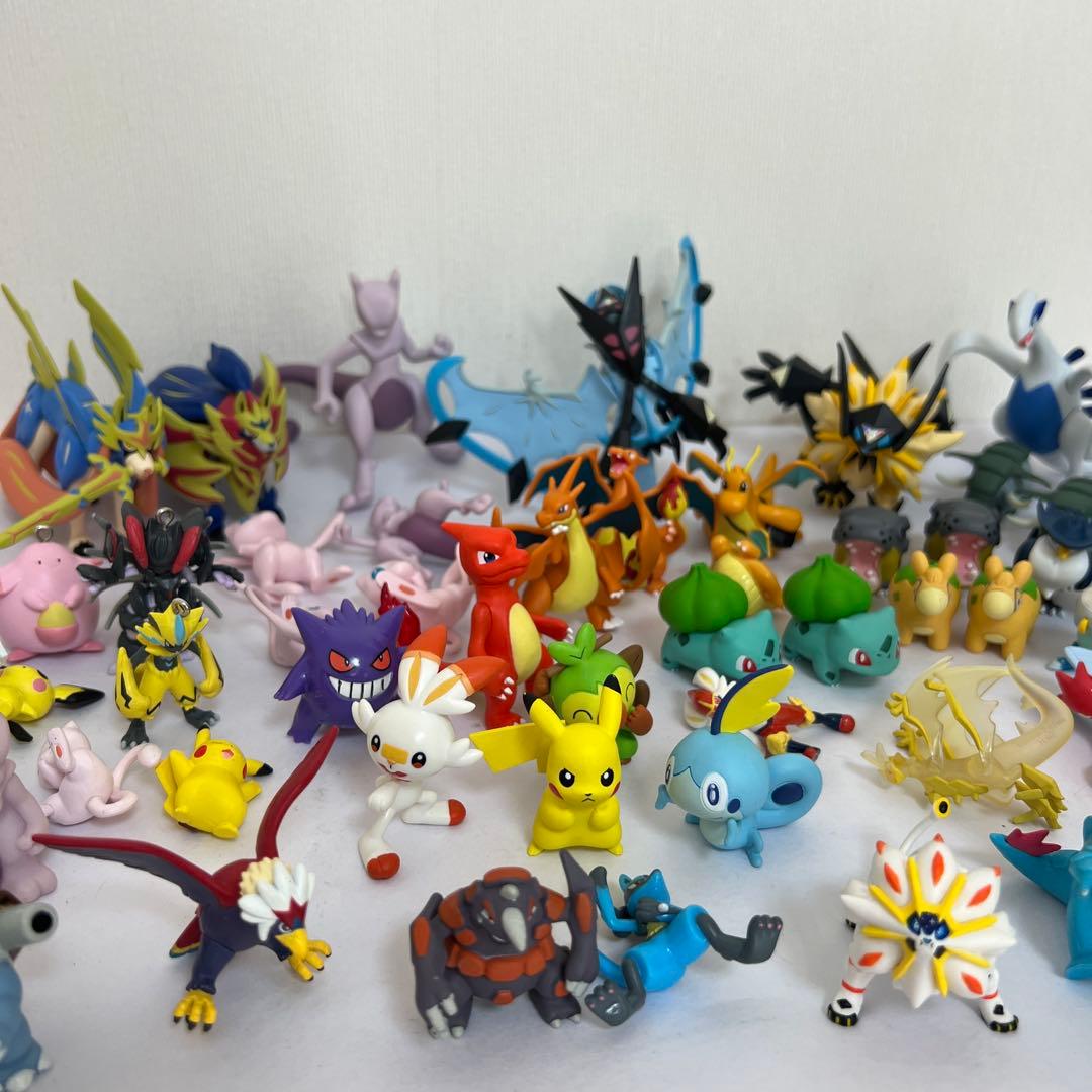 ポケモンフィギュアモンコレキーホルダー指人 形ソフビまとめ売り