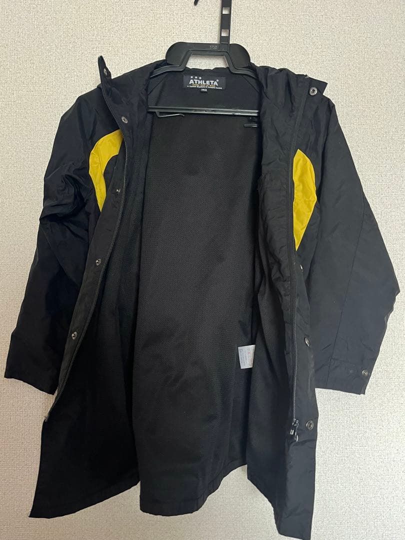 ☆USED☆ アスレタ ウインドブレーカー 140センチ ブラック