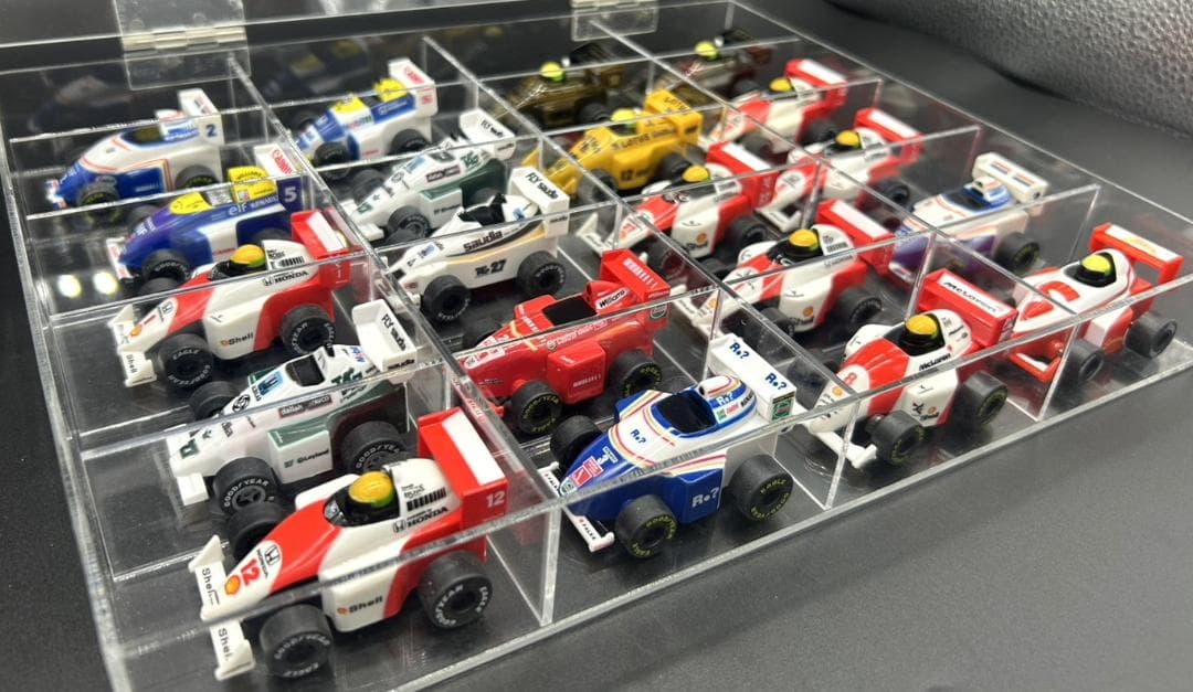 全コンプ・BOSSウィリアムズF1＆セナ財団公認プルバックカー ケース付き