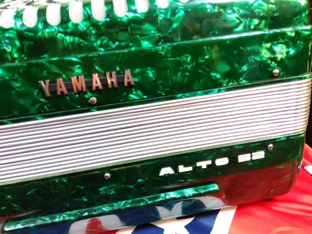【整備済懐しい音色】Yamaha アルト アコーディオン A-32 32鍵