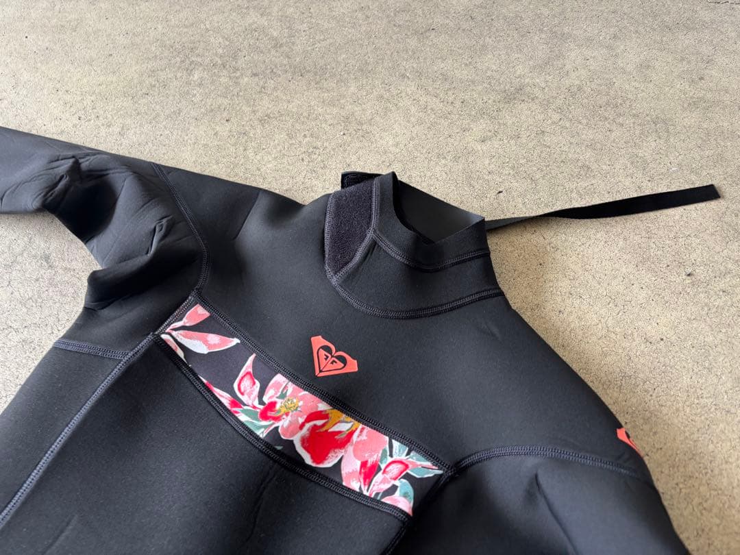 ★送料無料・超美品・お洒落★ロキシー　フルスーツ　ウエットスーツサーフィン可愛い