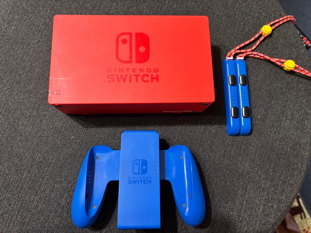 switch 本体 マリオレッド　コントローラー2個セット