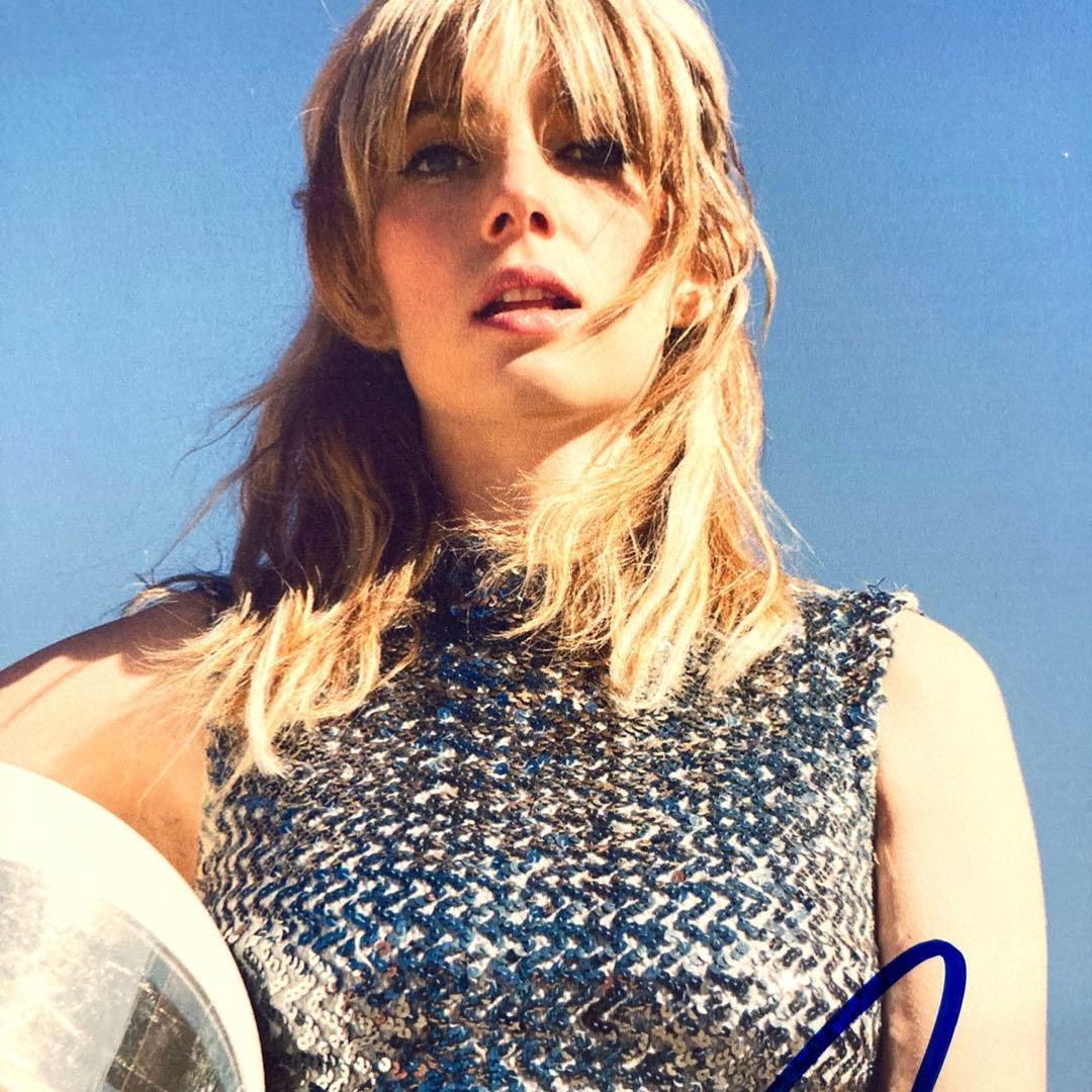 マヤ・ホーク直筆サイン入り2Lサイズ写真…ストレンジャー・シングス